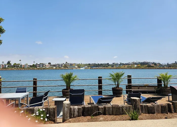 2 Bedroom Marina Apartment